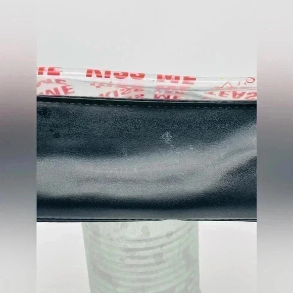 Victoria's Secret Cosmetic's Make-up Bag Clear - Picture 4 of 6